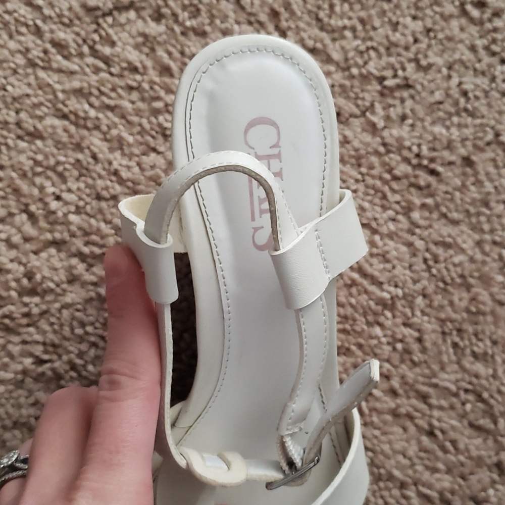 Chaps White Wedge Sandals Strappy Ankle Strap Womens Size 6 - Picture 13 of 14